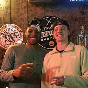 Meet your Posher, Jay